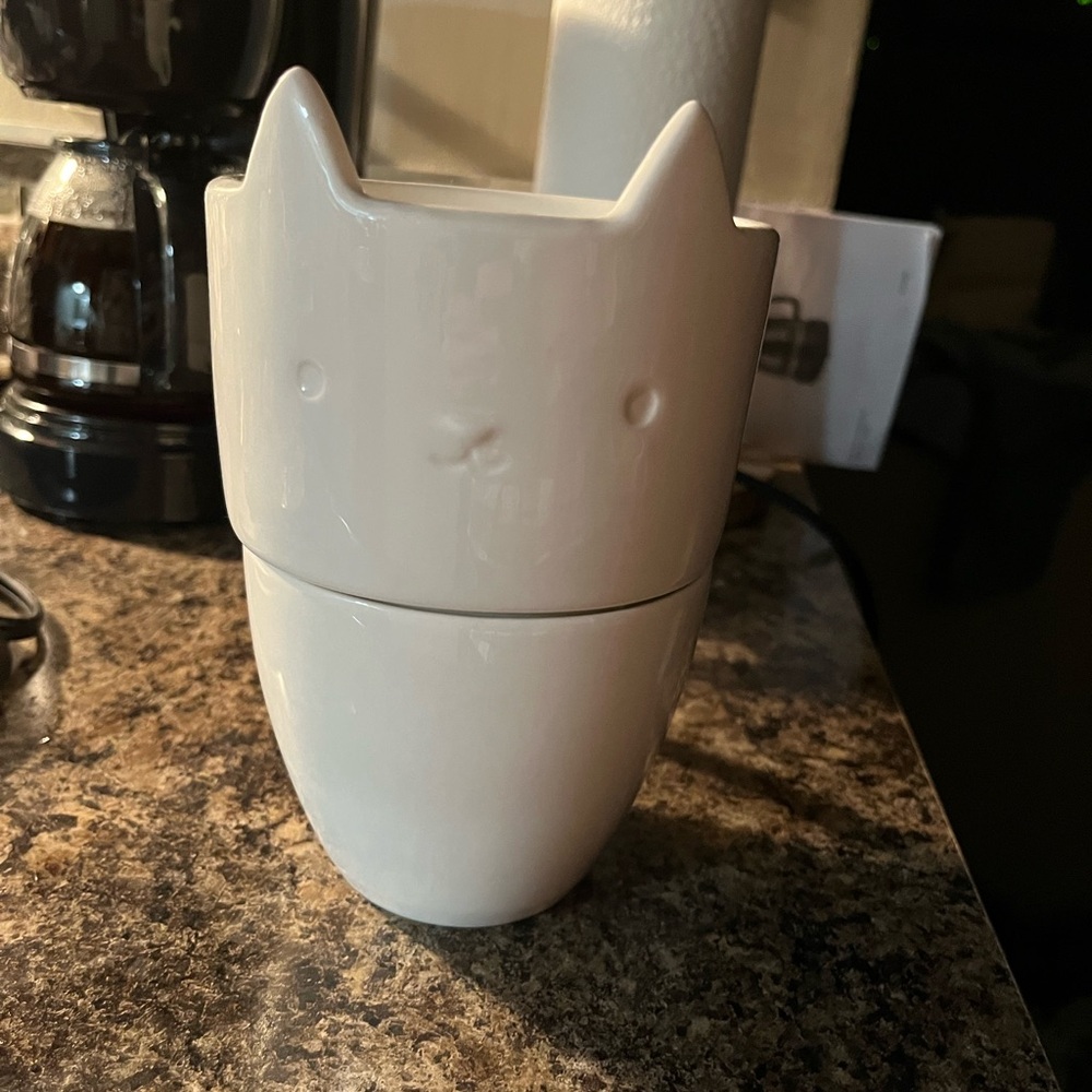 Fred White Cat-feine Pour Over